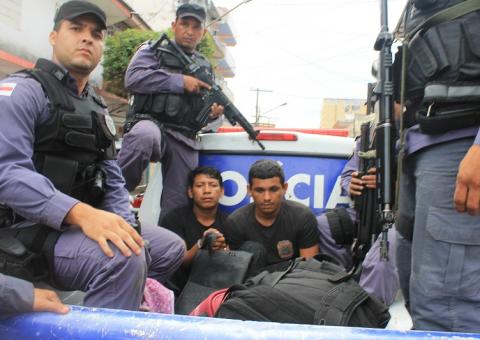 Quadrilha de piratas que atuava com uniforme da Polícia Federal é presa no Amazonas